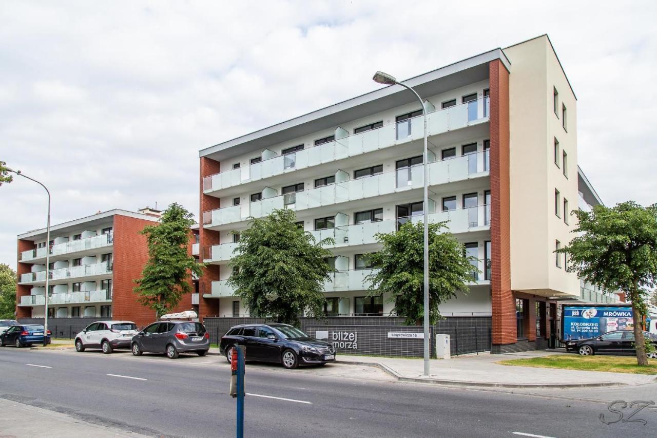 Blizej Morza 102 Z Prywatnym Garazem I Rowerami W Cenie Lägenhet Kołobrzeg Exteriör bild